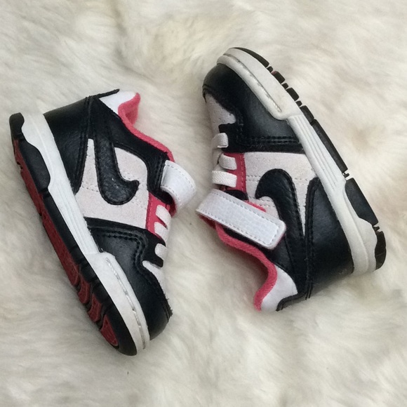 infant nike velcro trainers